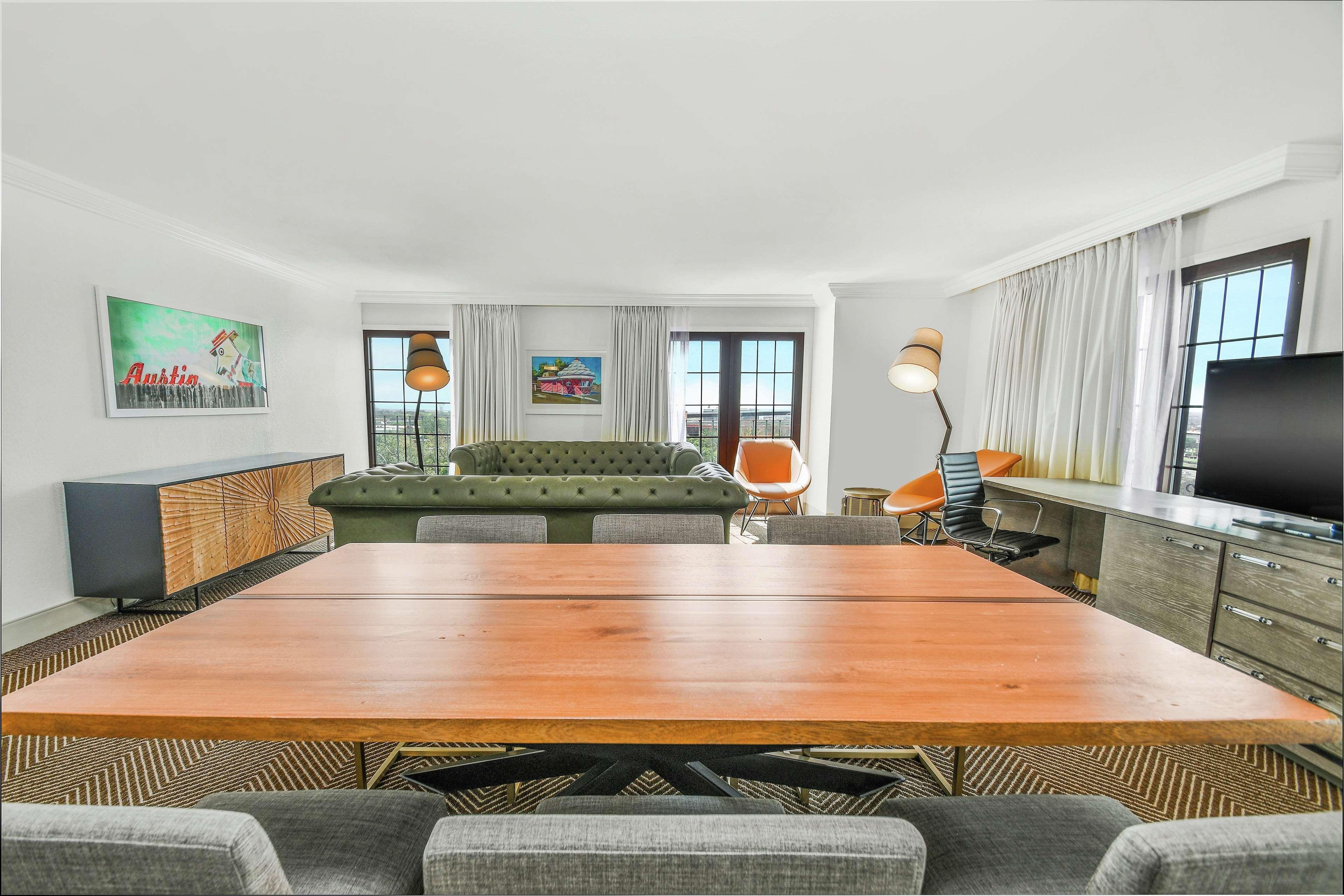 Doubletree By Hilton Austin Hotell Exteriör bild