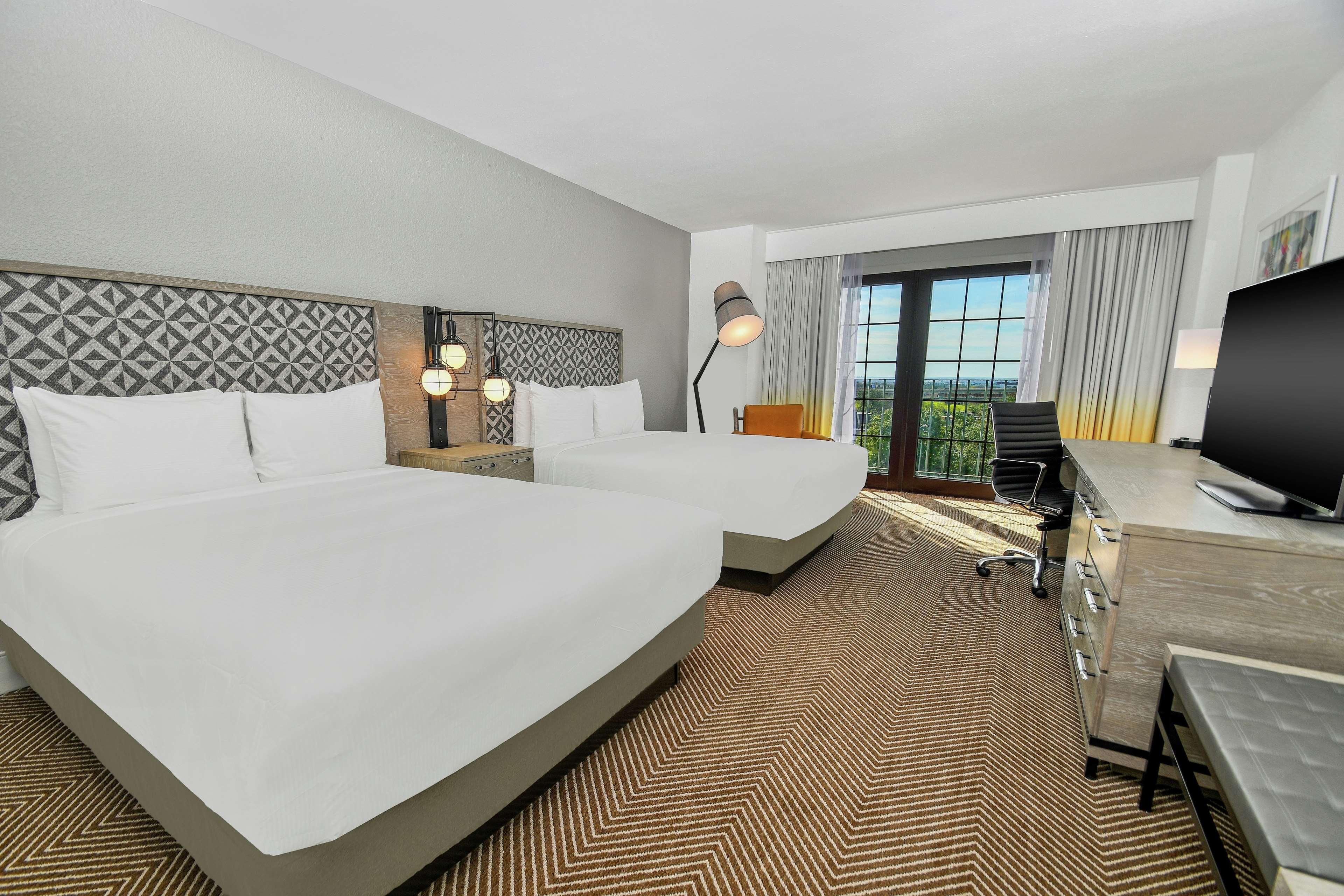 Doubletree By Hilton Austin Hotell Exteriör bild