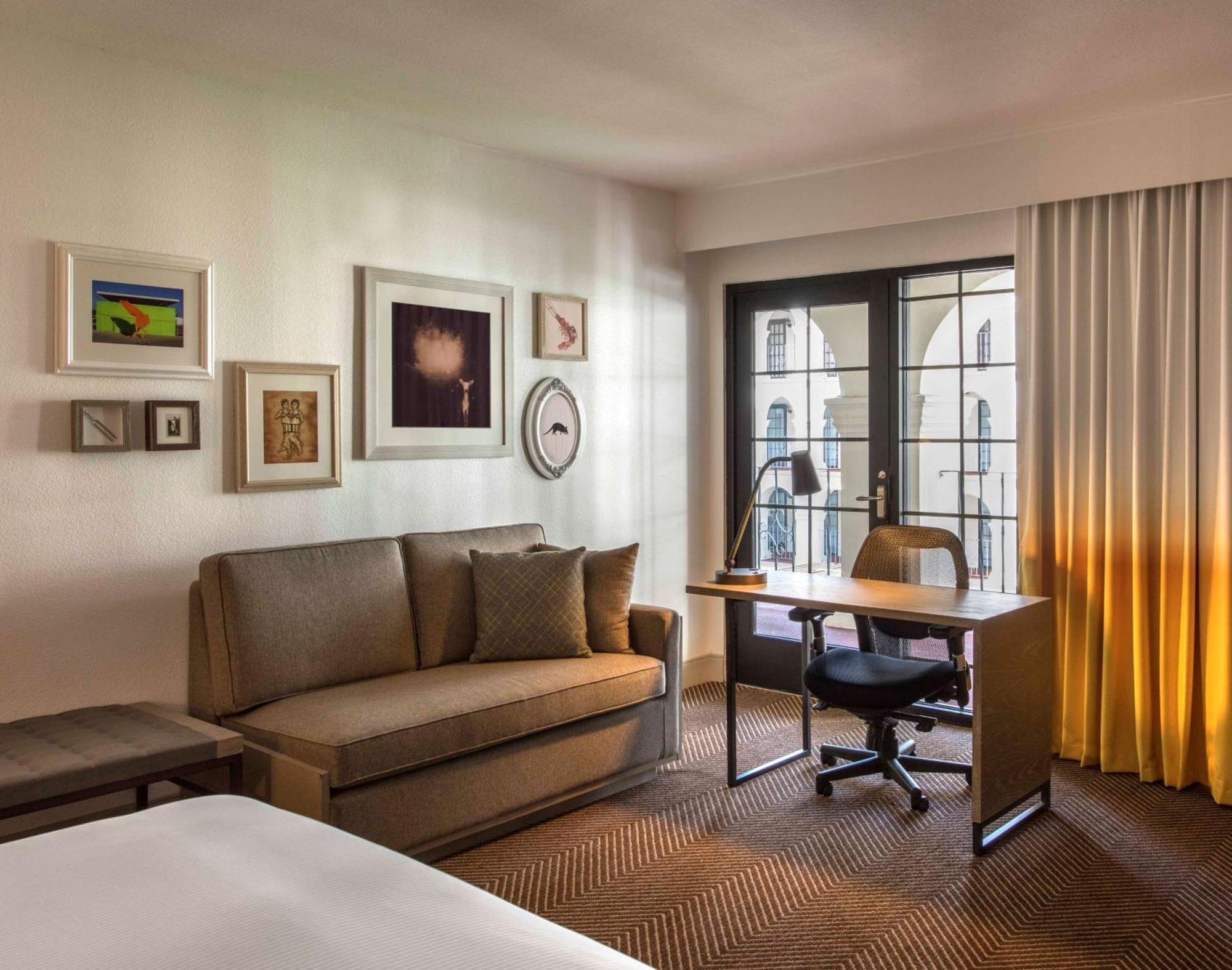 Doubletree By Hilton Austin Hotell Exteriör bild