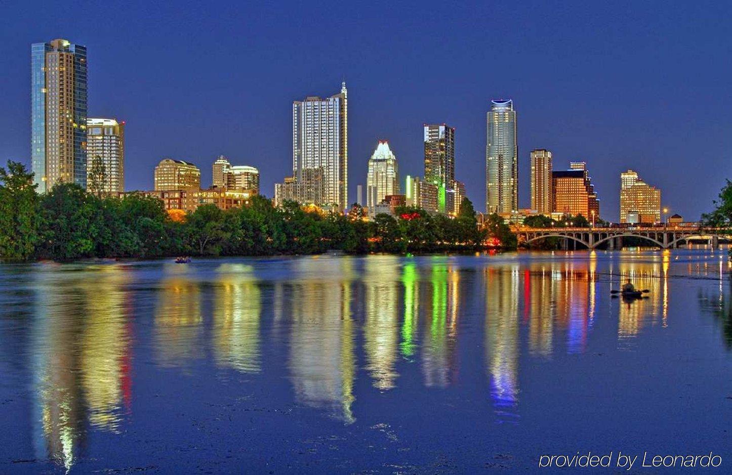 Doubletree By Hilton Austin Hotell Exteriör bild
